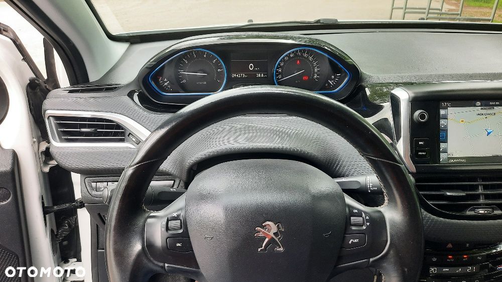 Peugeot 2008 1.2 Pure Tech Allure S&S - 12