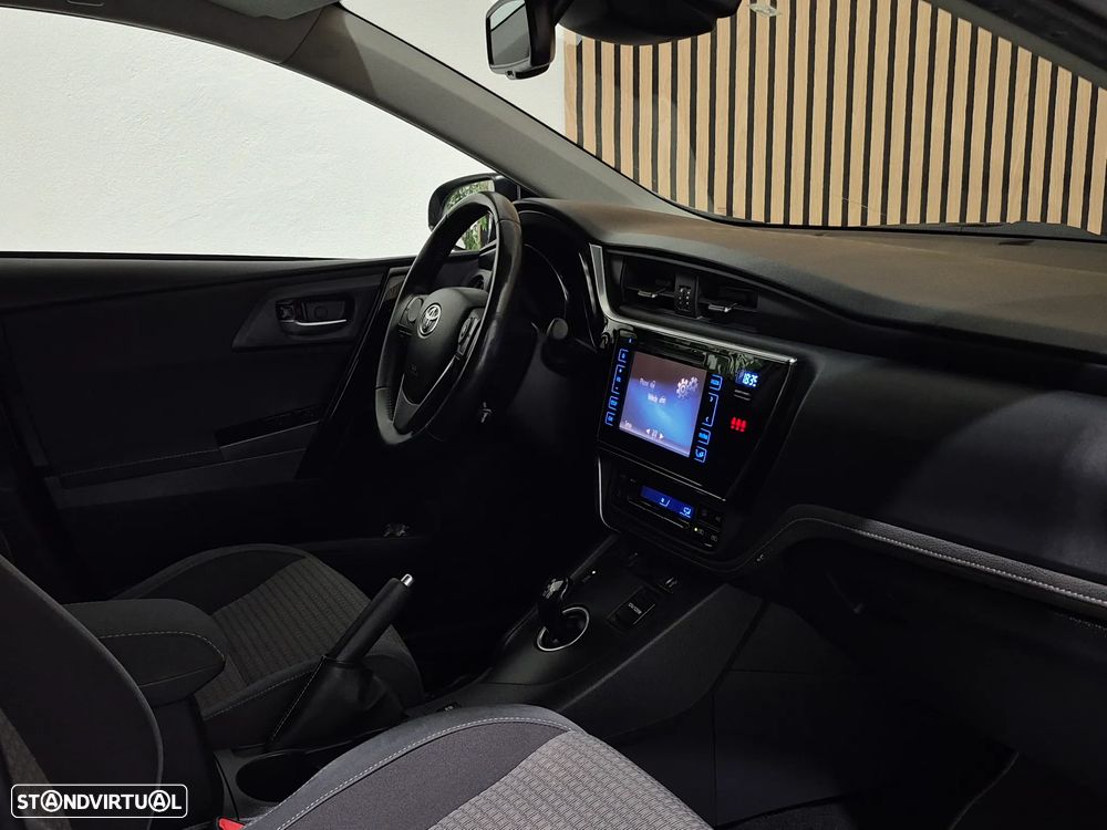 Toyota Auris 1.8 HSD Exclusive - 12