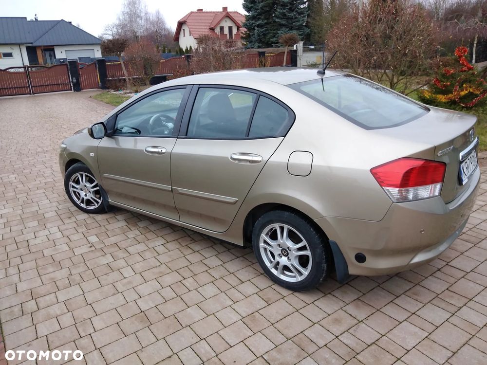 Honda City 1.4 Comfort - 10