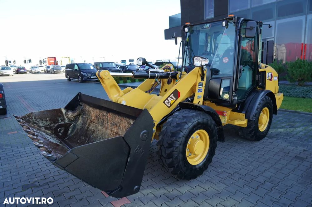 Cat 906M / ÎNCĂRCĂTOR PE ROȚI / 2020 / CUPĂ CU FALCI / - 10