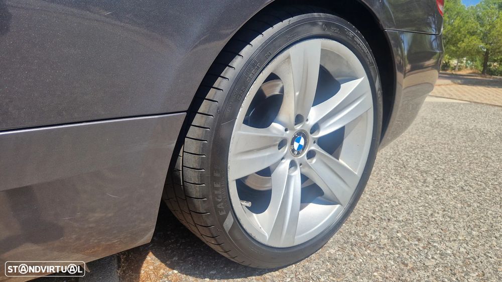 BMW 320 i Coupe - 11