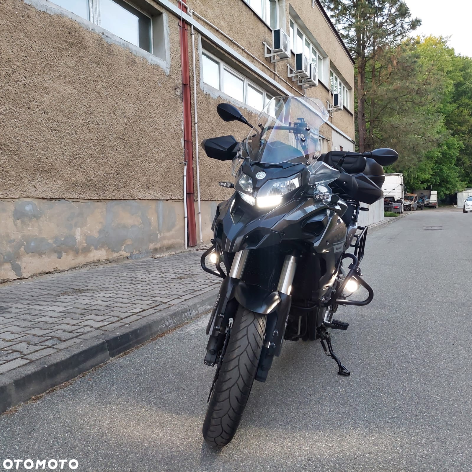 Benelli TRK 502 - 4