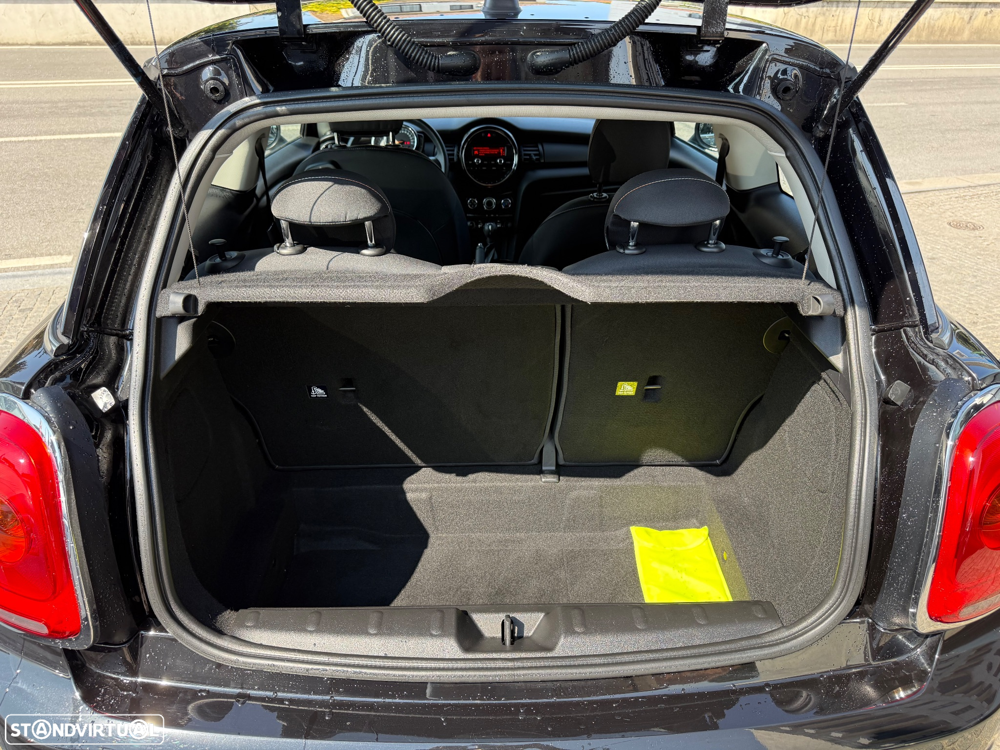 MINI 3 Portas One - 28