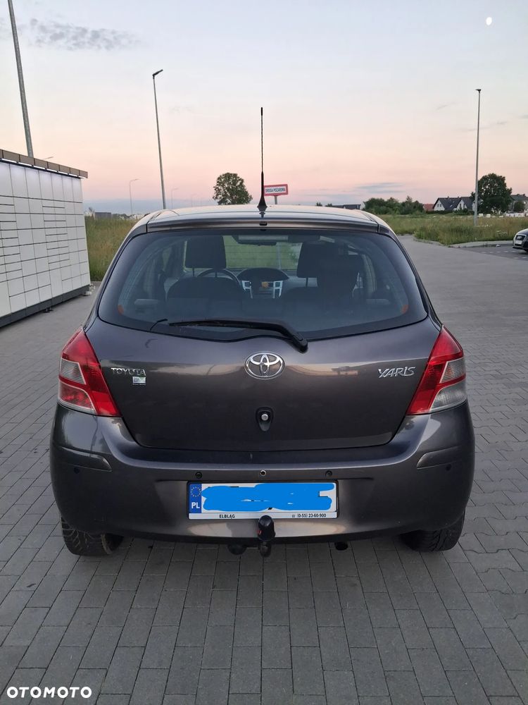 Toyota Yaris - 4