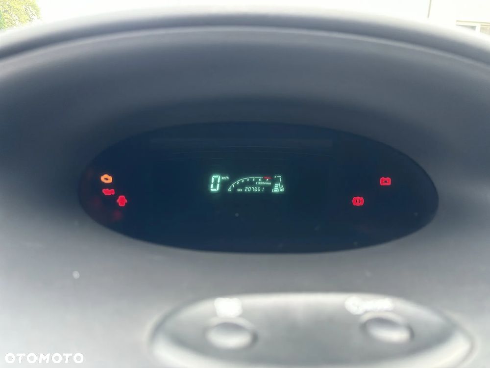 Toyota Yaris 1.0 Base - 18