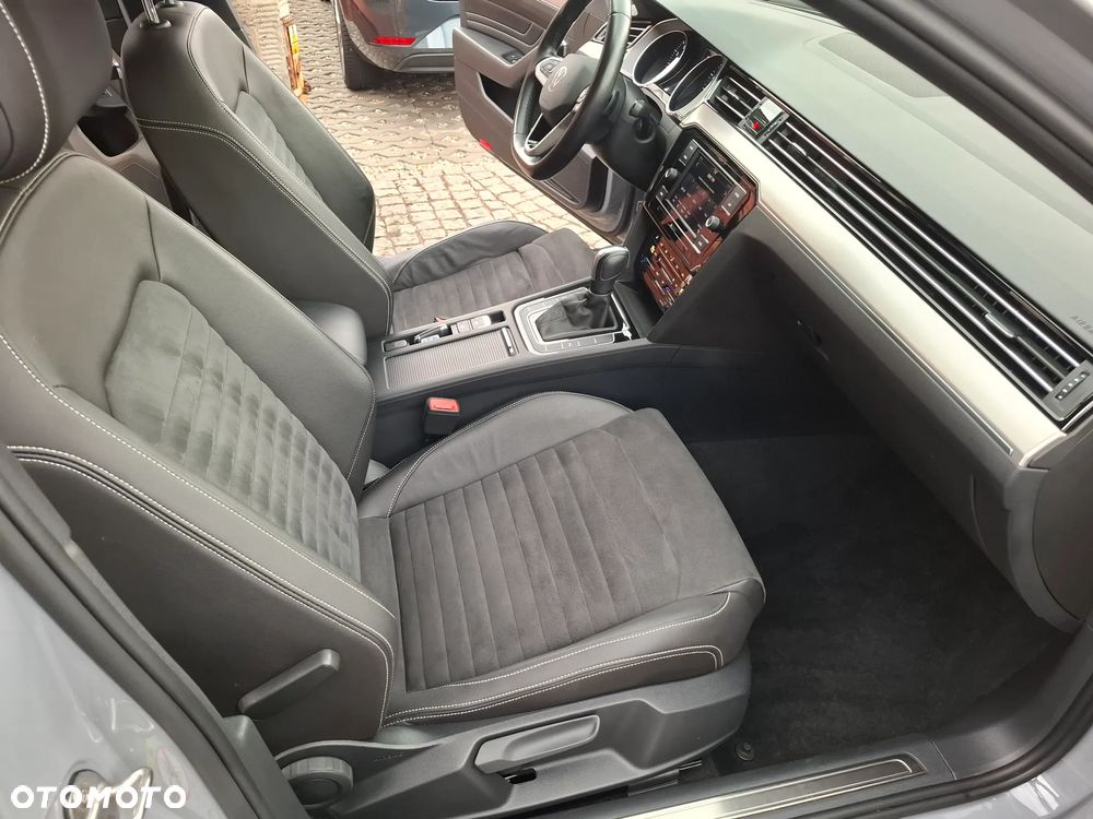 Volkswagen Passat Variant 1.5 TSI EVO Elegance DSG - 23