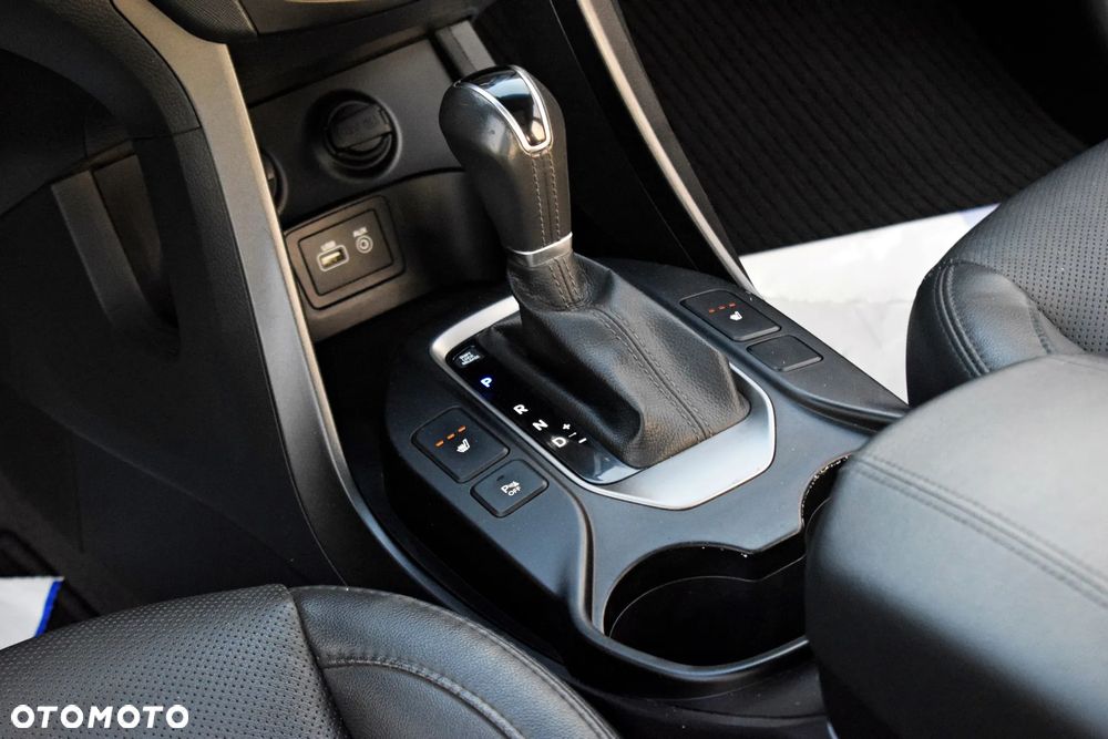 Hyundai Santa Fe 2.0 T Sport Utility - 32