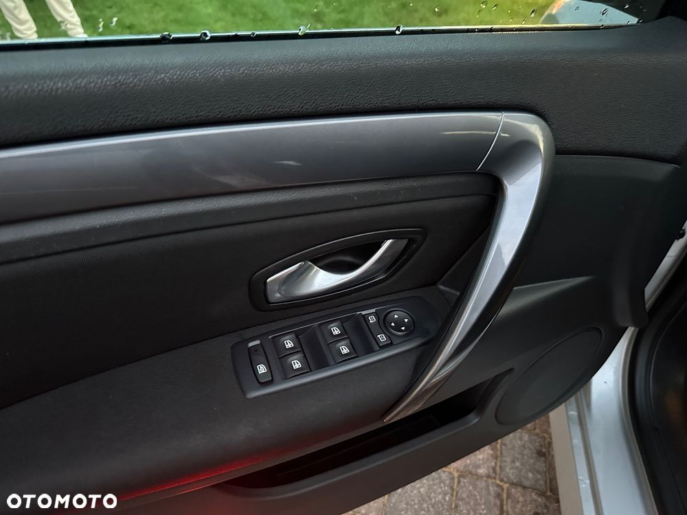 Renault Laguna 1.6 16V 110 Sportway - 19