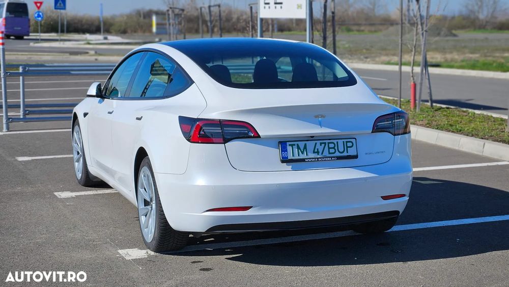 Tesla Model 3 AWD Long Range - 3