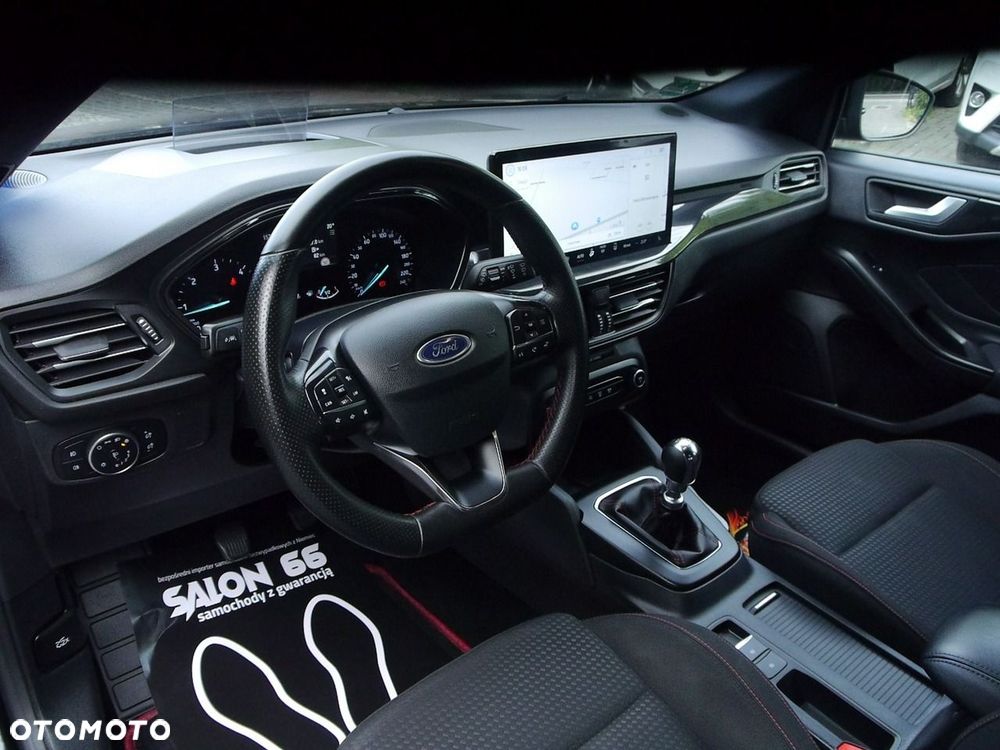 Ford Focus 1.5 EcoBlue Start-Stopp-System ST-LINE DESIGN - 34