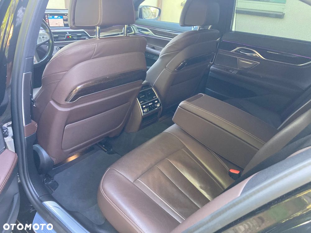 BMW Seria 7 730d xDrive mHEV sport - 17