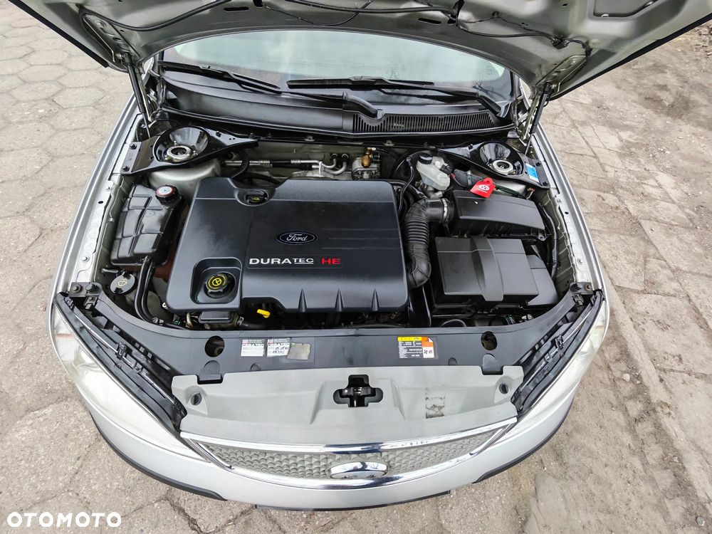 Ford Mondeo 1.8 Ghia X - 8