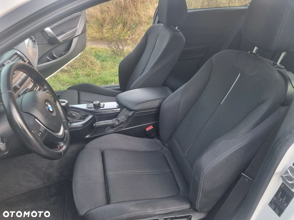 BMW Seria 1 114i Sport Line - 17