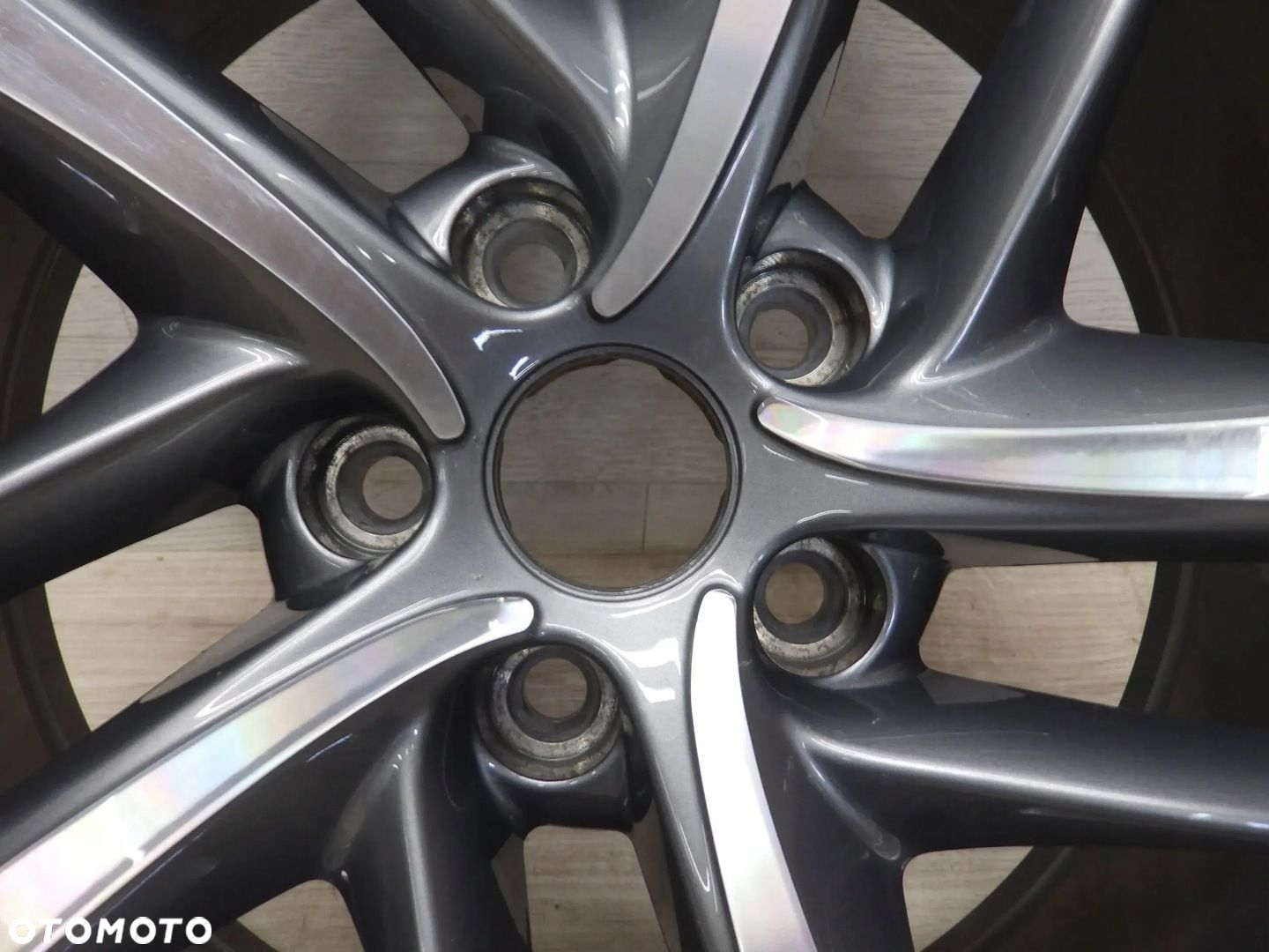 Felga MG HS Saic Motor elektryk 18x7.5J H2 Et41 5x112 10485512M - 2