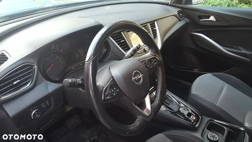 Opel Grandland X 1.2 T GPF Design&Tech S&S - 40