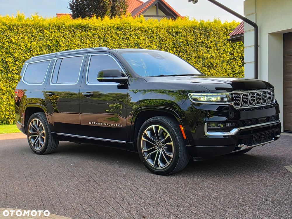 Jeep Grand Wagoneer - 18