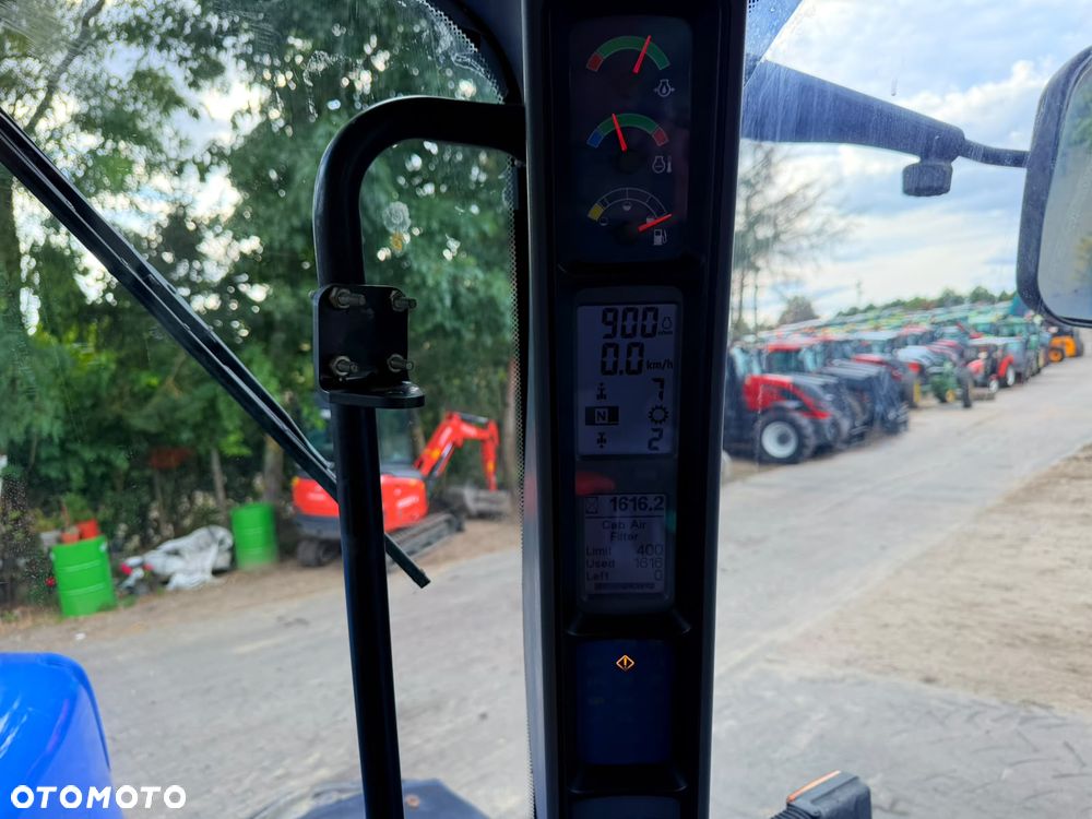 New Holland T8020 - 20