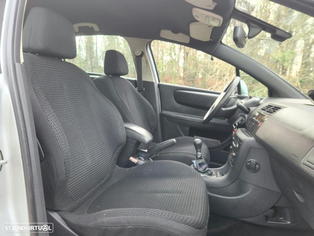 Citroën C4 1.6 HDi 110 VTR Pack - 12