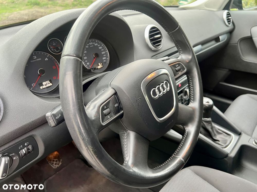 Audi A3 Sportback 1.6 TDI Attraction - 14