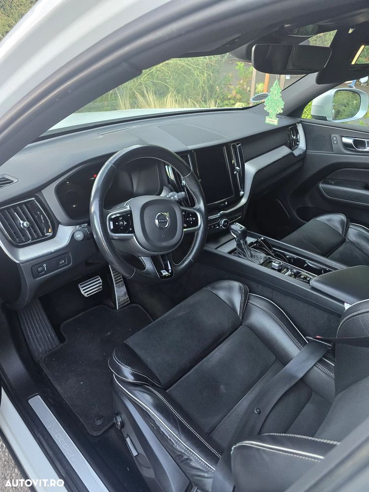 Volvo XC 60 D4 AWD R-Design - 4