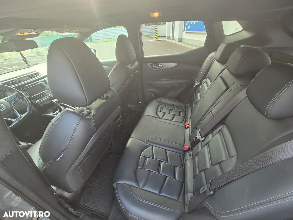 Nissan Qashqai 1.7 dCi Xtronic ALL-MODE 4x4i TEKNA+ - 11