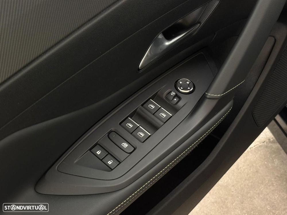 Peugeot 308 1.6 Hybrid GT Pack e-EAT8 - 19