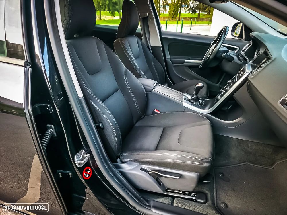 Volvo V60 2.0 D4 Kinetic - 14