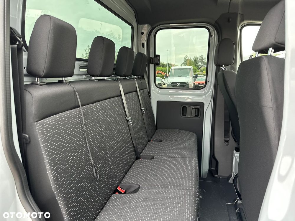Mercedes-Benz Sprinter - 19