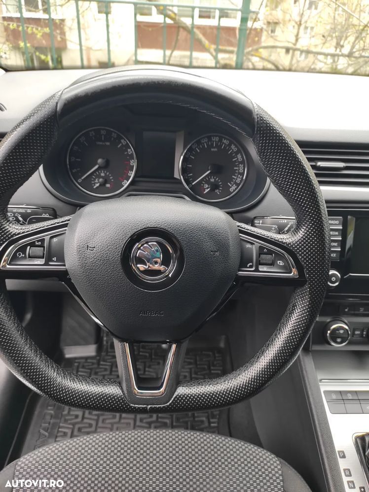 Skoda Octavia 1.6 TDI DSG Ambition - 10