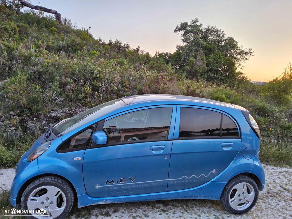 Mitsubishi i-MiEV Invite - 6