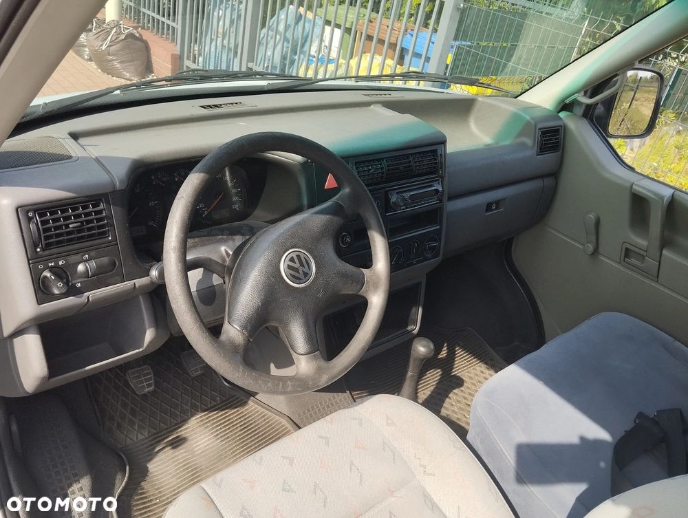 Volkswagen Transporter - 2