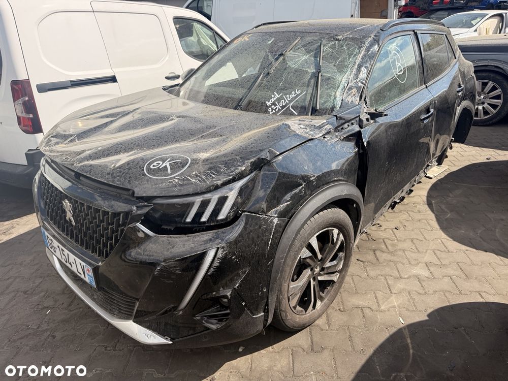 Peugeot 2008 PureTech 130 EAT8 GT - 3