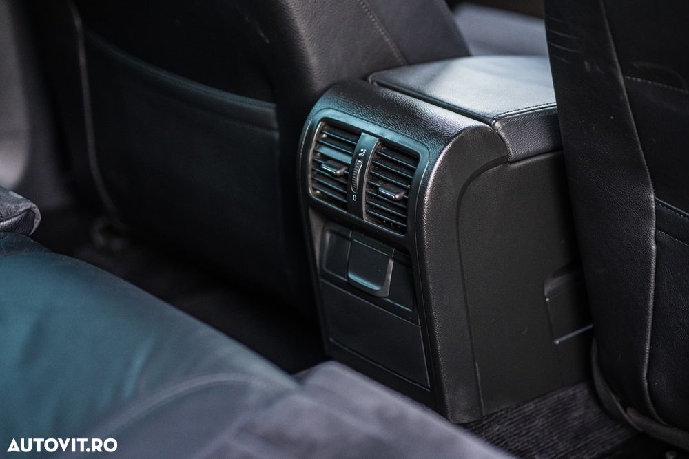 Volkswagen Passat Variant 2.0 TDI BlueMotion Technology Highline DSG - 33