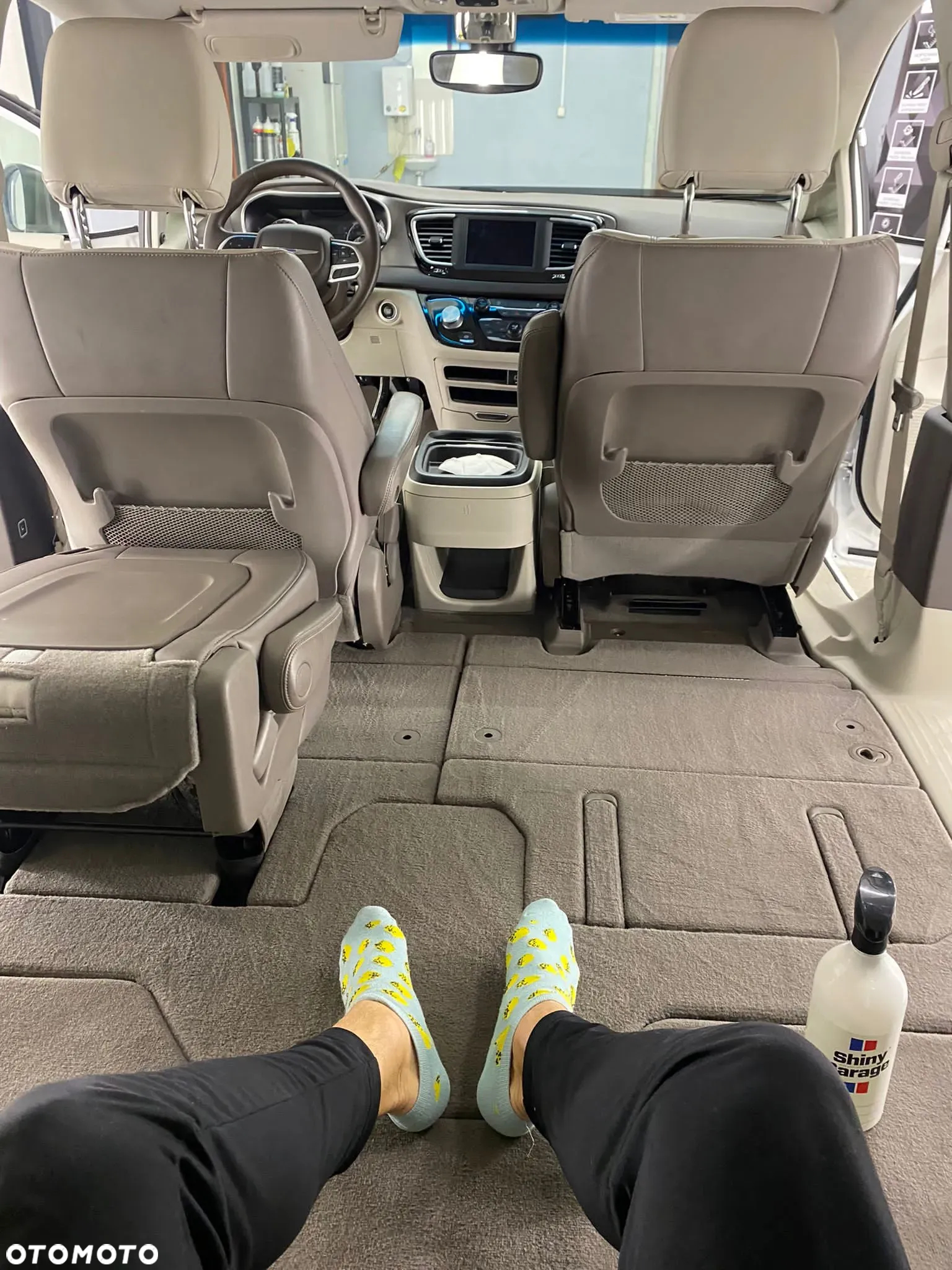 Chrysler Pacifica - 10
