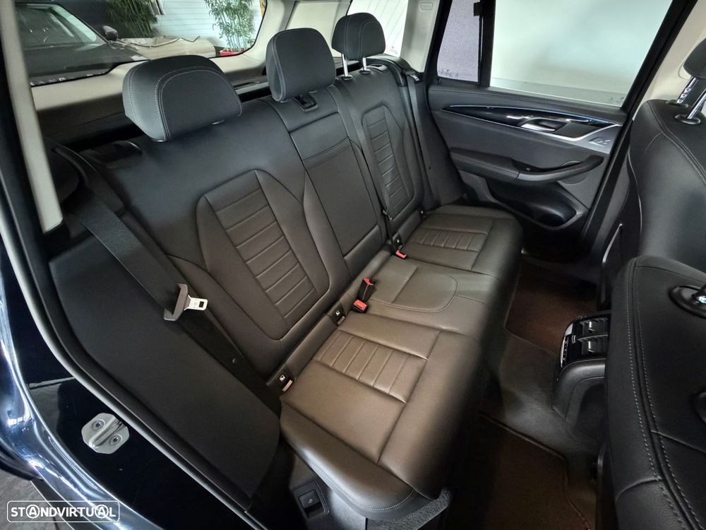 BMW iX3 Inspiring - 32