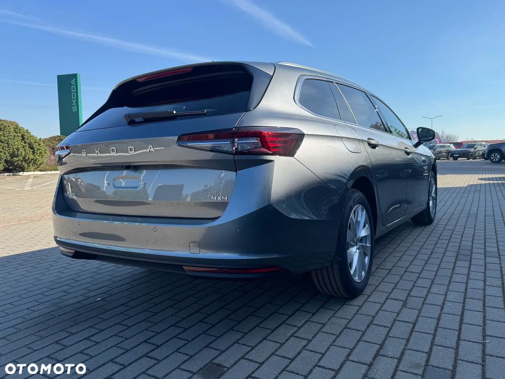 Skoda Superb 2.0 TDI SCR 4x4 Drive DSG - 9