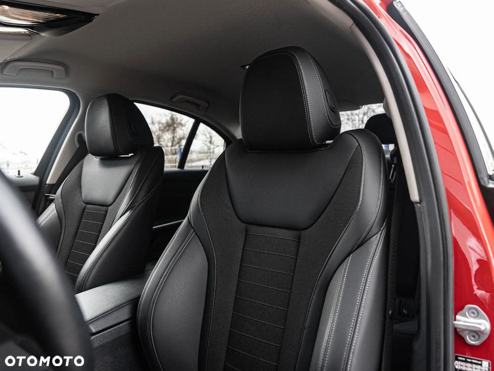 BMW Seria 3 330e Advantage sport - 24