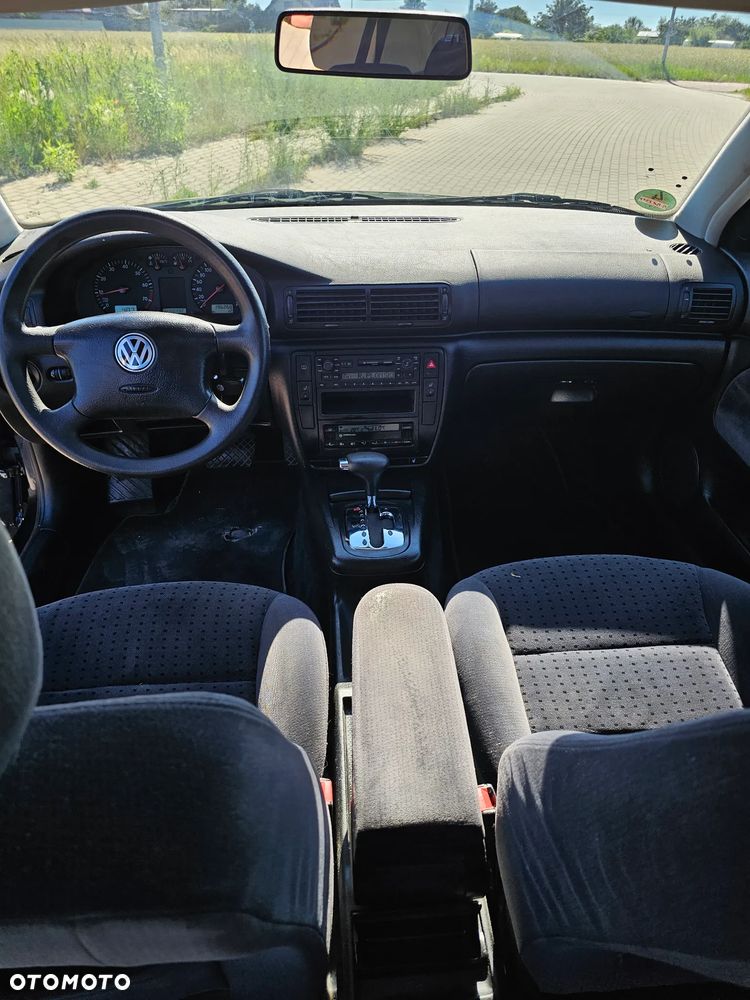 Volkswagen Passat - 13