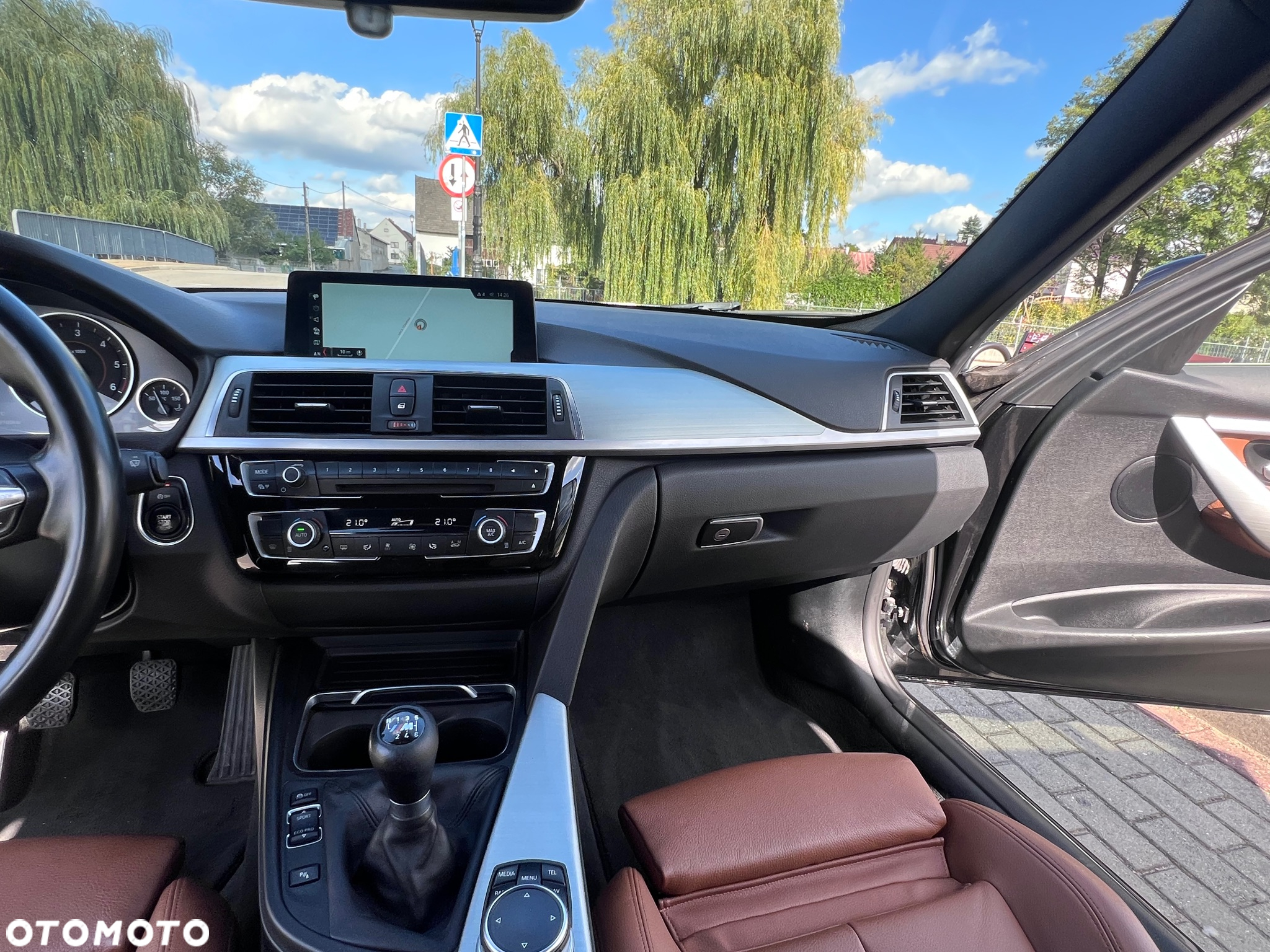 BMW Seria 3 320d xDrive M Sport - 12