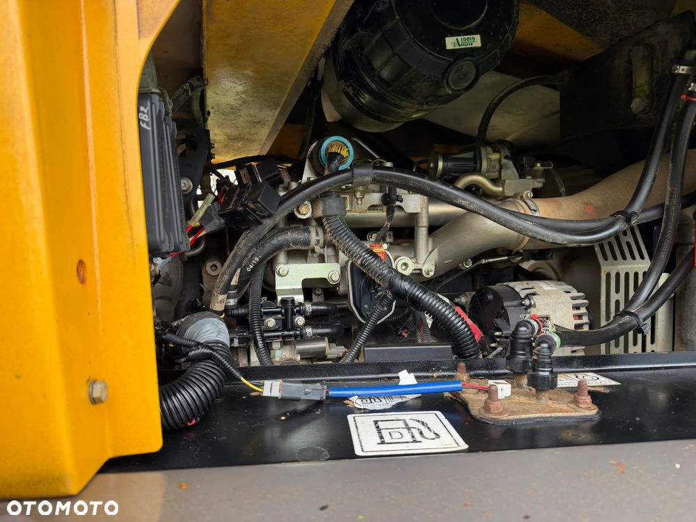 Terex Mecalac TA6s Wozidło wózek z Obrotową Kolebą. 6ton ładowność. 4x4. Silnik Perkins 80KM 4 cylindry. 1900 mtg. 2021 rok. Kamera z wielkim Ekranem! Jazda Rewers 3prędkości. Maszyna jak Nowa z Norweskiego Gospodarstwa! Ani deka luzów i wycieków! Hydrostatic. Pełny Oryginał. Hamulce brzytwa. Serwisy w DEKRA. Maszyna Woziła lekkie ładunki. Praktycznie zerowe zużycie. Wielka Okazja. Wszystko w pełnym Oryginale. Opony Oryginał wszystkie z 2020roku. - 12