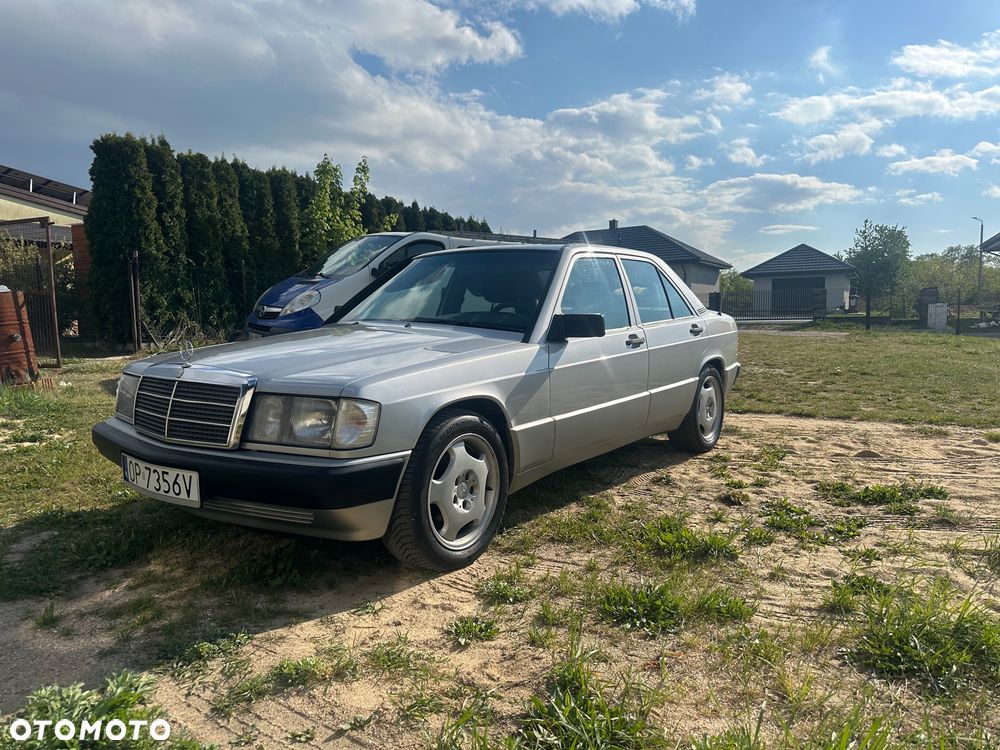 Mercedes-Benz W201 (190) - 5
