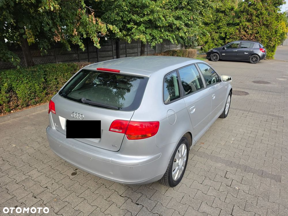 Audi A3 Sportback 1.6 Ambiente Tiptr - 2