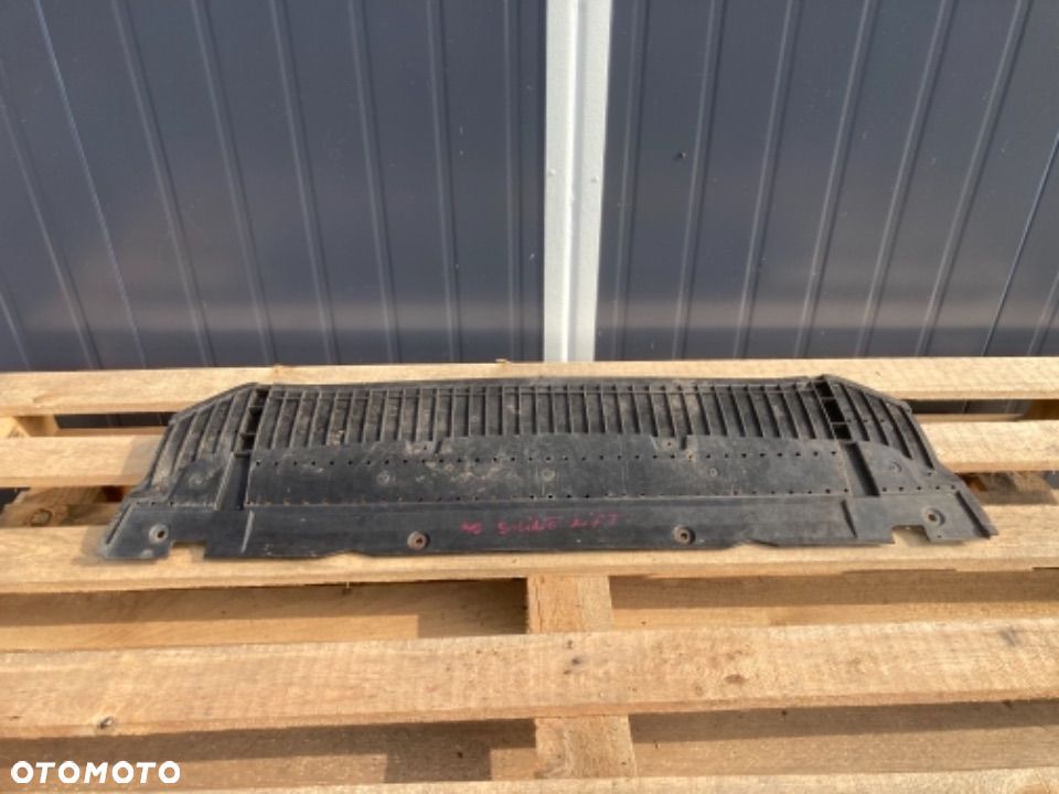 Audi A6 4G0 S-Line 10-15 płyta pod zderzak - 2