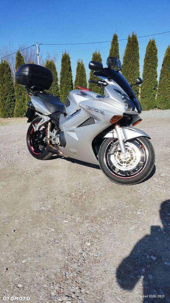 Honda VFR - 6