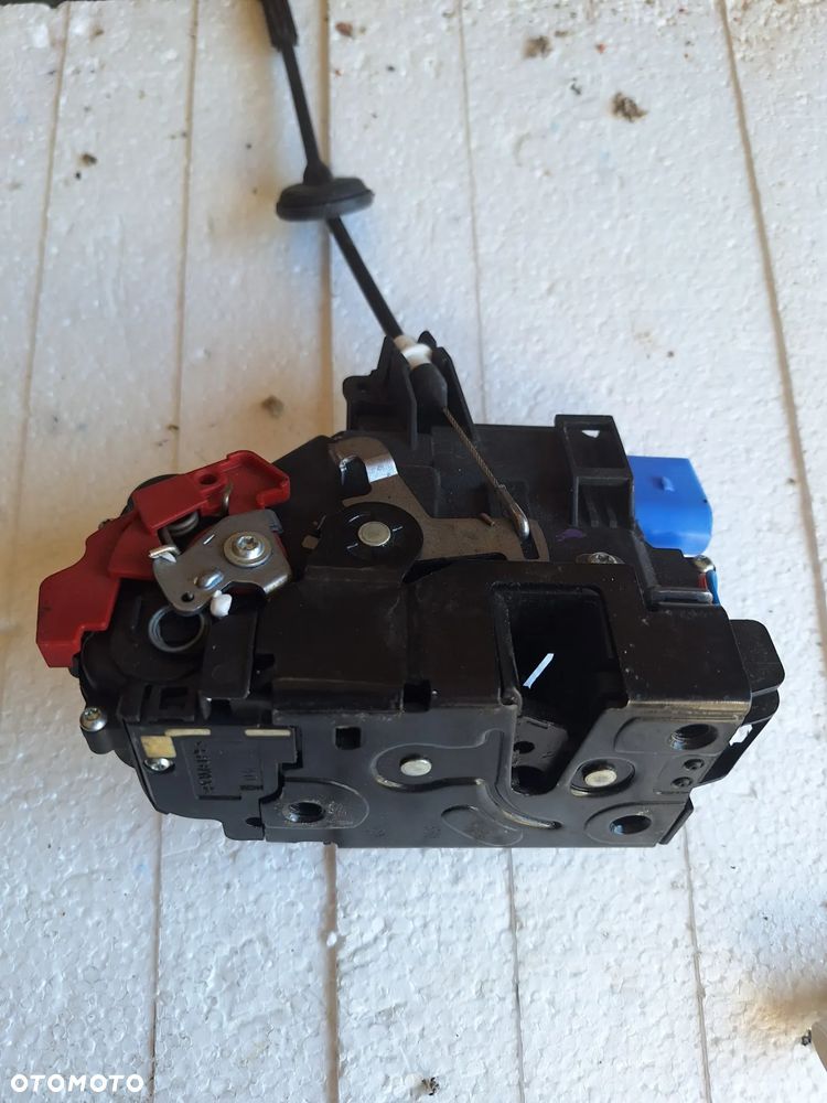 zamek drzwi lewy przód  VW GOLF V 3D1837015AB    (80/4)   (80/3) - 6