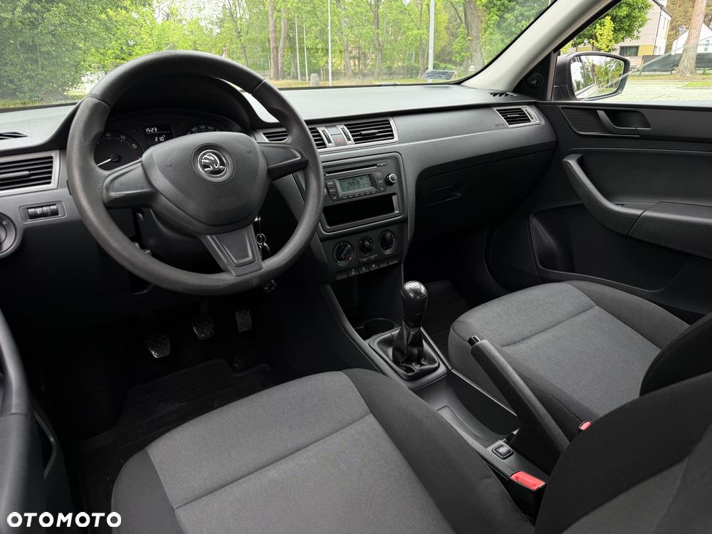 Skoda RAPID 1.2 TSI Edition Green tec - 4