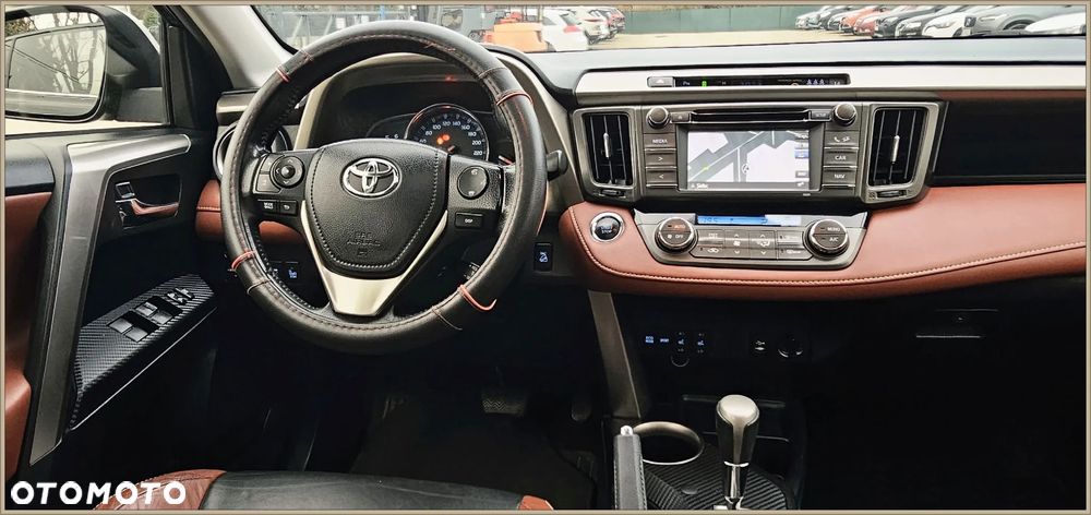 Toyota RAV4 2.2 D-CAT Premium - 4