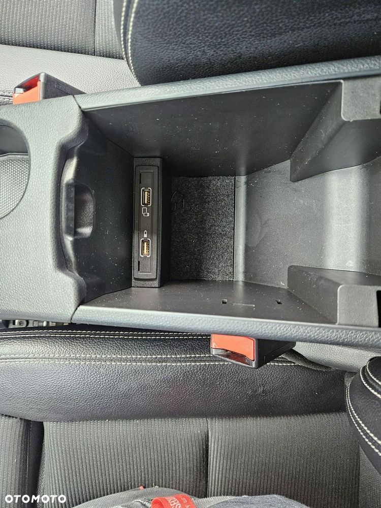 Mercedes-Benz GLA - 18