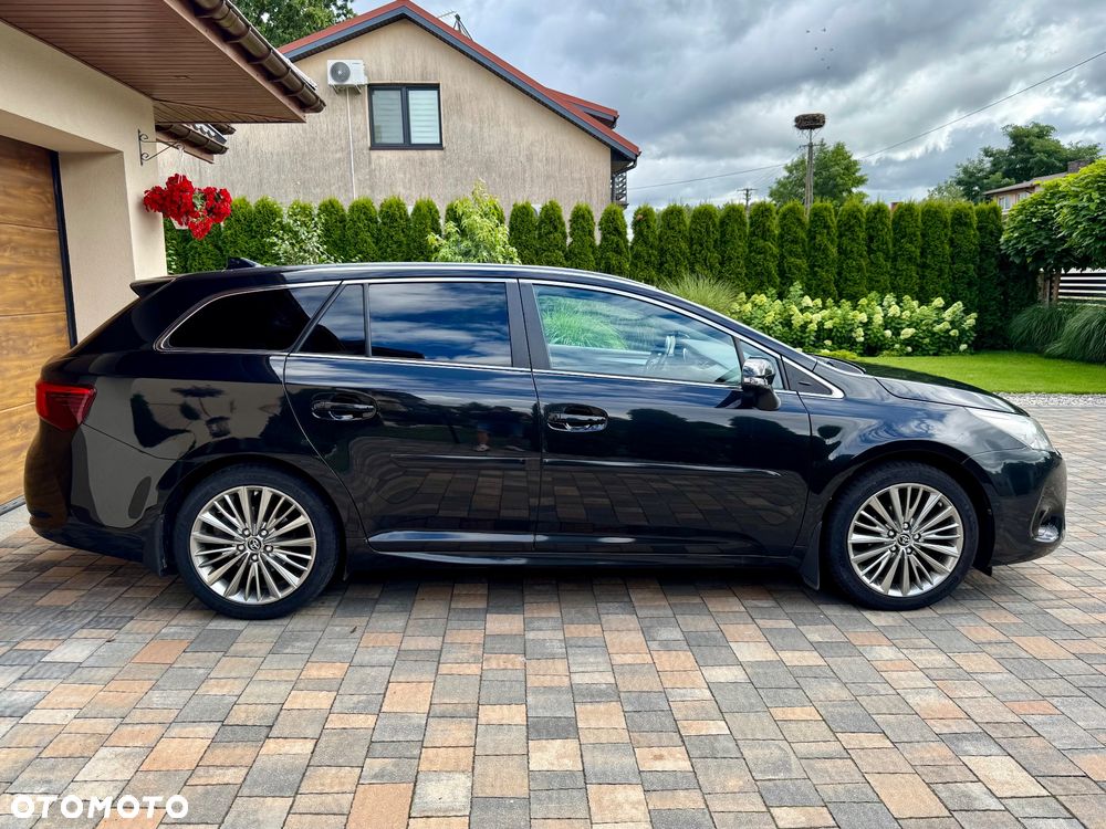 Toyota Avensis Combi 1.8 Multidrive S Executive - 6