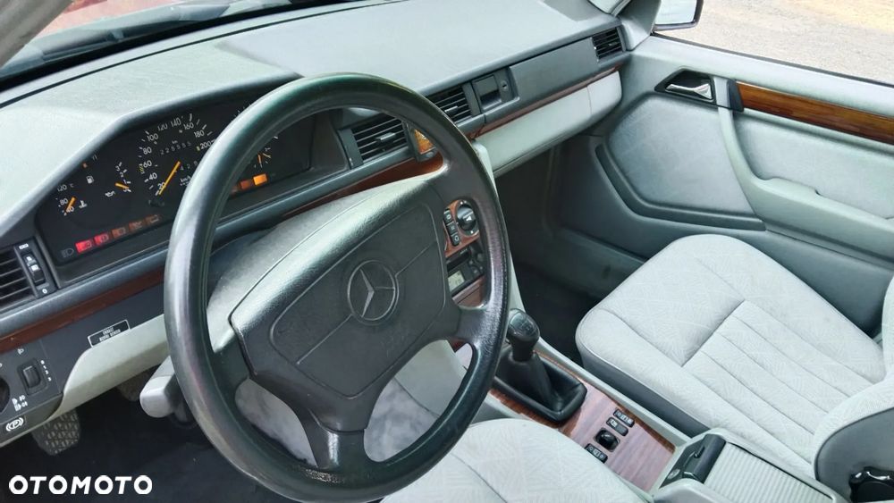 Mercedes-Benz W124 (1984-1993) - 17
